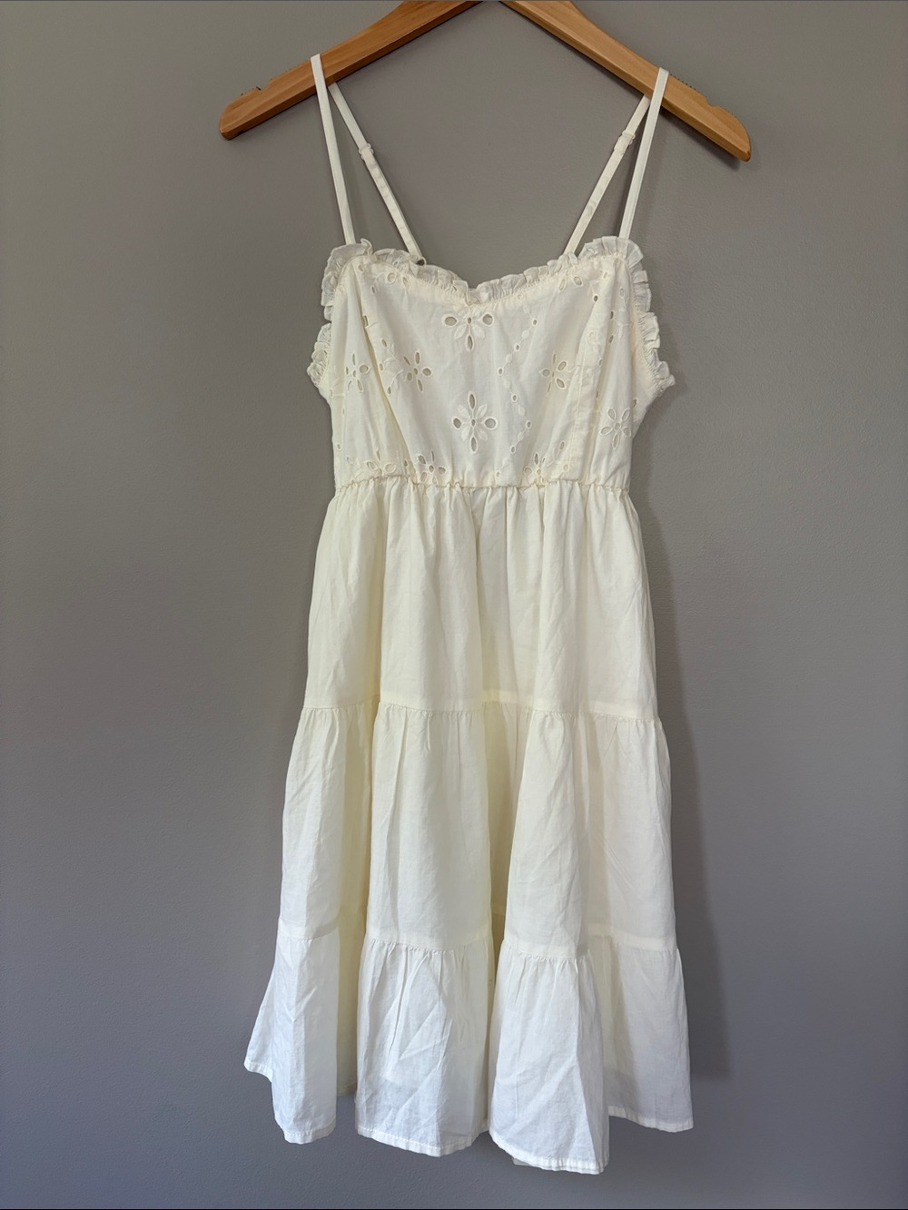 Boho‎ Eyelet Tiered Mini Dress Medium Cottagecore Sundress Cream Ivory